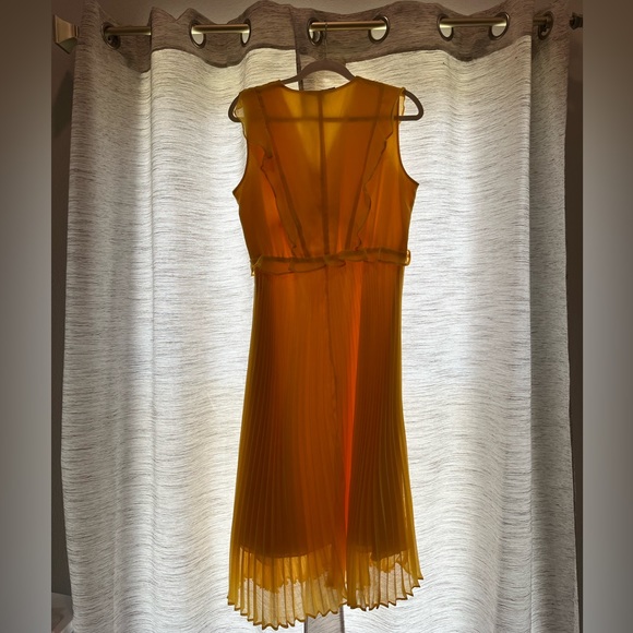 🛍️2/$10‼️🛍️Banana Republic dress ☀️ - Picture 3 of 9